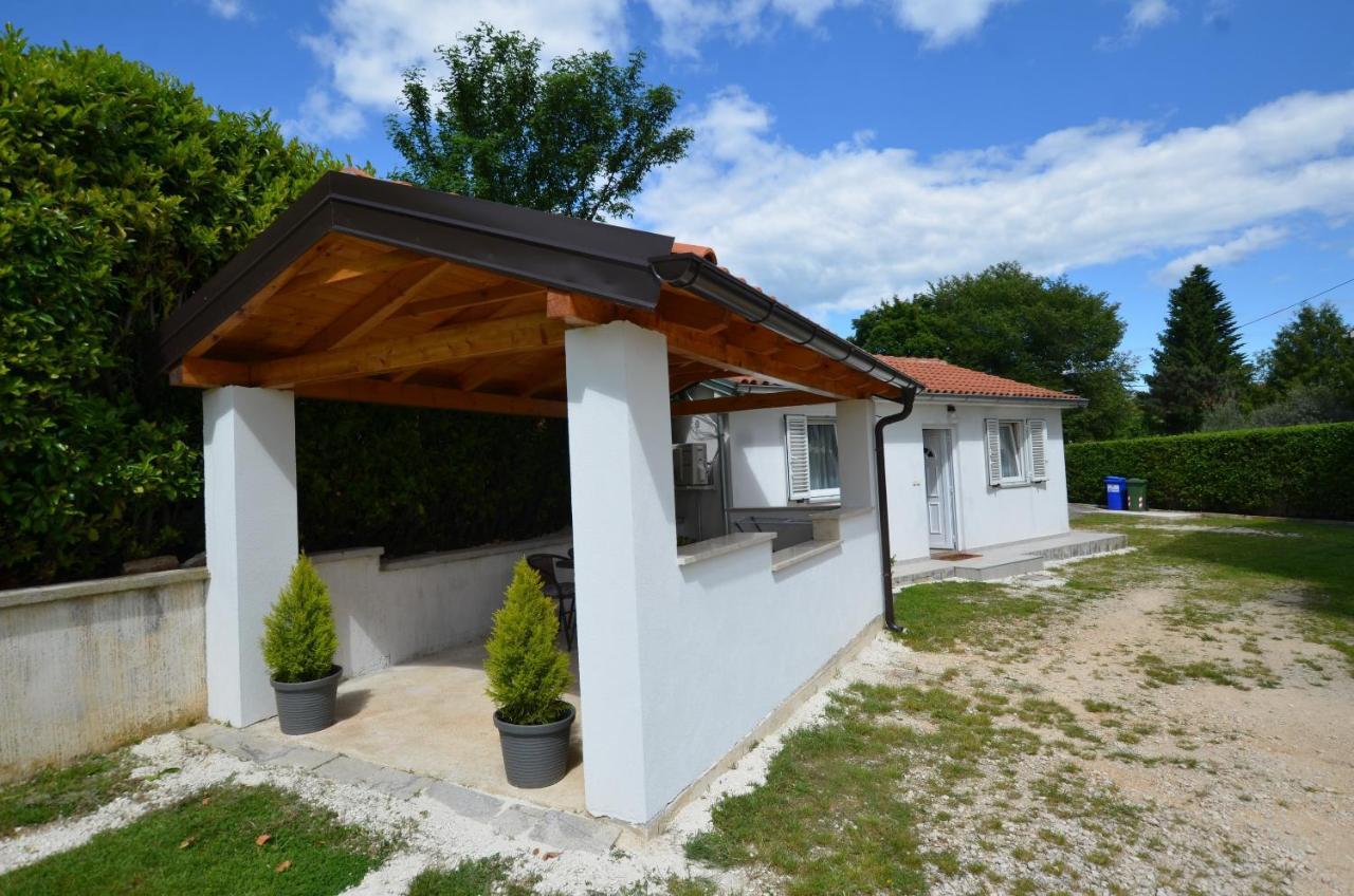 Zminj Apartments Exterior photo
