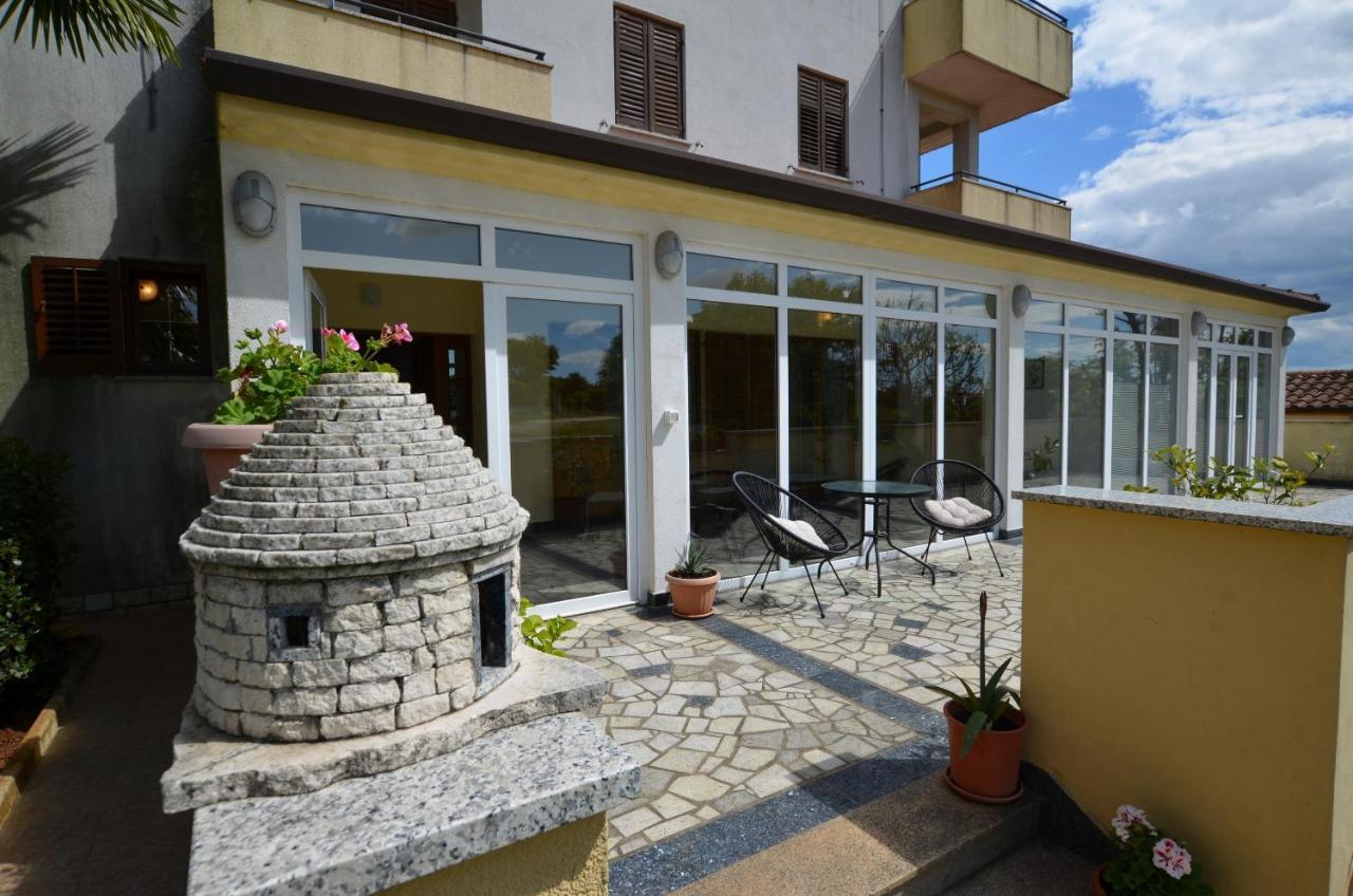 Zminj Apartments Exterior photo