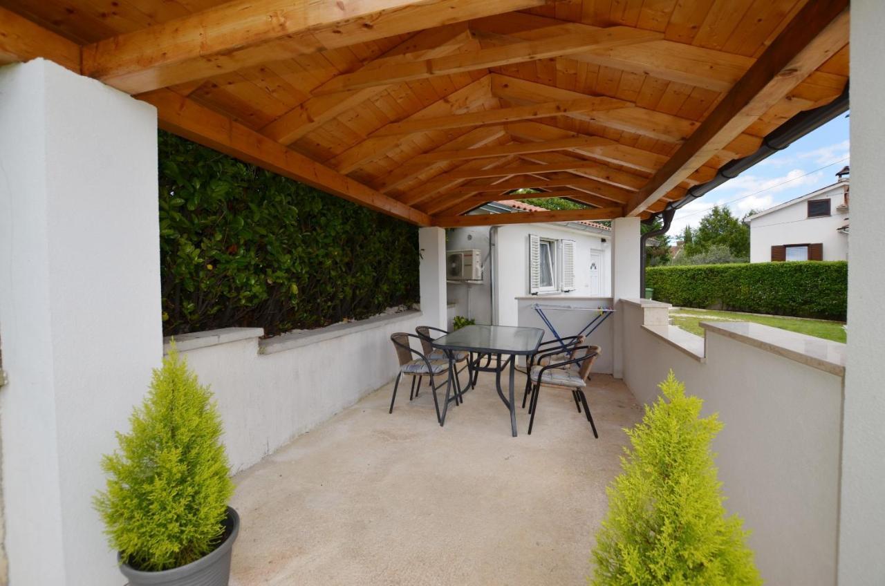 Zminj Apartments Exterior photo
